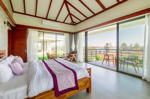 Nihira Farms w/ Lake View - Kamshet – 4 bedroom villa in Lonavala, Maharashtra