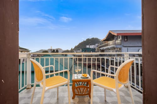 Snowdrop Retreat | Pet-friendly 3-BHK Apartment With Mountain Views | Near Mall Road, Top Cafés & Landmarks – 3 bedroom villa in Mussoorie, Uttarakhand