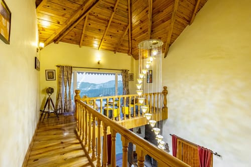 Mystwood | 3-BHK Pet-friendly Retreat With Garden, Gaming Zone & Lounge Area – 3 bedroom villa in Nainital, Uttarakhand