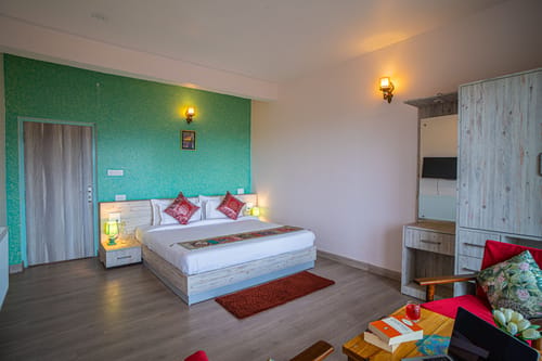 Adrushya | Charming 2-BHK with In-House Karaoke & Restaurant – 2 bedroom villa in Mukteshwar, Uttarakhand