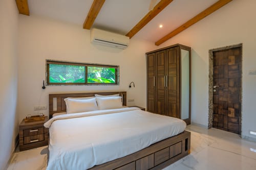 Energise Soul Retreat Vishuddha Villa | Pet-friendly 3-BHK With Jacuzzi, Garden,  Bonfire Pit & Shared Pool, Spiritual Sanctuary and Restro – 3 bedroom villa in Nashik, Maharashtra