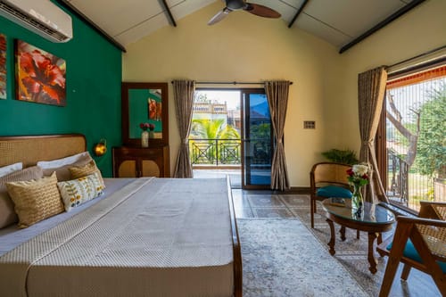 Elevated Suite Room 2 w/ Jacuzzi @ Ever Falls – 1 bedroom villa in Karjat, Maharashtra
