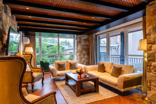 Shukrana 4BHK Luxury Retreat | Mall Road