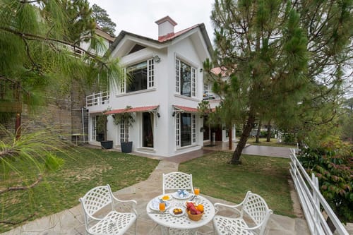 Bellevue w/ Outdoor Jacuzzi – 3 bedroom villa in Kasauli, Himachal Pradesh