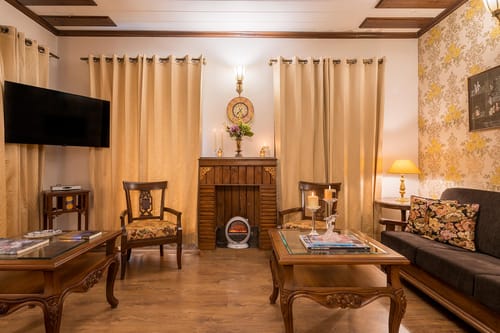 Bellevue w/ Outdoor Jacuzzi – 3 bedroom villa in Kasauli, Himachal Pradesh