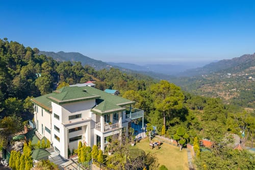 Bliss @ Aykon Estate w/ Outdoor Pool – 5 bedroom villa in Kasauli, Himachal Pradesh