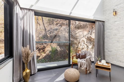 Ikebana - Living by the Forest Edge