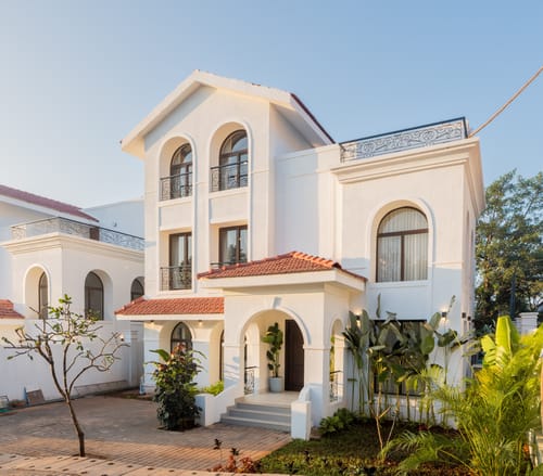 Villa Casa Del Mundo | Luxe Pet-friendly 4-BHK Villa With Pvt Pool, Bar, Lift & Scenic Hill Vistas  – 4 bedroom villa in North Goa, Goa