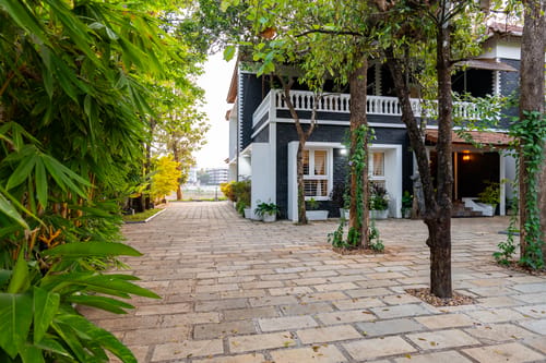Vintage Retreat | 5-BHK Riverfront Heritage Villa With Speed Boat, Ayurvedic Spa & Cultural-Themed Rooms Near Malayattoor – 5 bedroom villa in Kochi, Kerala