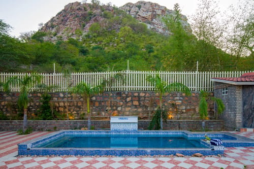 Ramgarh Wild Retreat | Elegant Colonial-Style 2-BHK Villa Amidst the Hills with Private Pool & Garden – 2 bedroom villa in Jaipur, Rajasthan