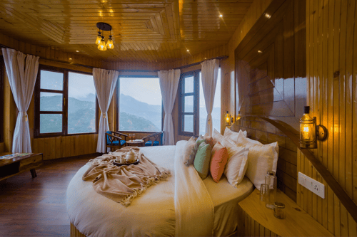 Pine Shadow Flamingo | Pet-friendly Hilltop Suite With Panoramic Views & Restaurant – 1 bedroom villa in Shimla, Himachal Pradesh