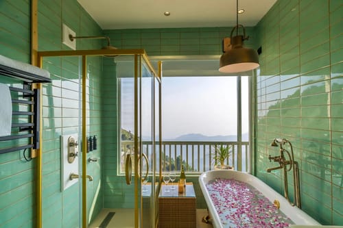 The English Country House | Victorian Suite