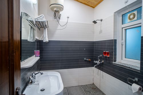 Treetop @ Albert Estate – 2 bedroom villa in Mussoorie, Uttarakhand