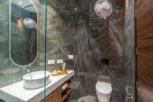 D’Amour w/ Breakfast