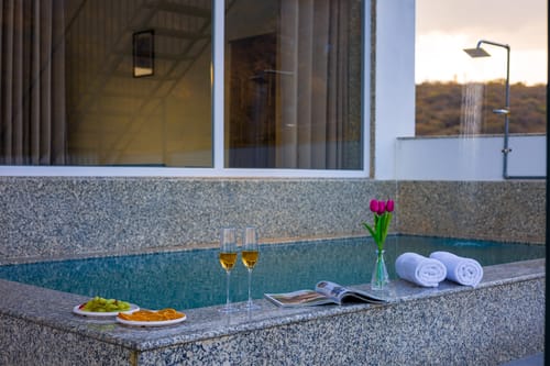 Kasturi Villa | 6-BHK Pet-Friendly Villa Near Sajjangarh Palace With Plunge Pool & Terrace – 6 bedroom villa in Udaipur, Rajasthan