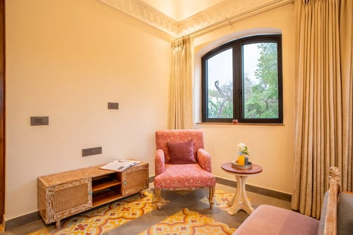 Laguna Aura | 4-BHK | Pvt Pool & Garden | Bar