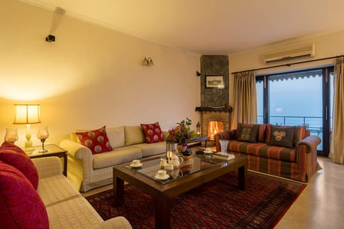 Horizon W/ Outdoor Pool – 4 bedroom villa in Kasauli, Himachal Pradesh