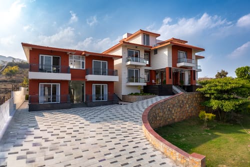 Godan Terra Cove | 6-BHK Retreat with Private Pool, Garden & Elevated Gazebo, featuring Stunning Hill & River Views – 6 bedroom villa in Udaipur, Rajasthan
