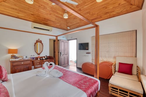 Paloma Back Water Resort | 1 Peaceful Suite with Views by the Backwaters with Shared Pool, Restaurant & Spa