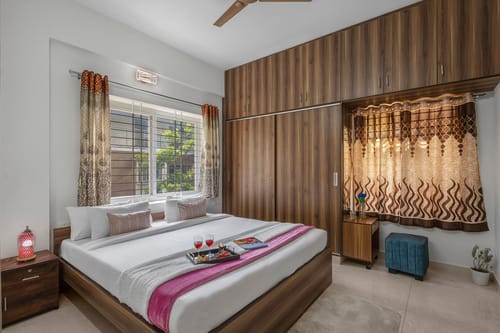 SLV Ventures Abhignya | 2-BHK Urban Stay With Private Balcony & Green View With Lift – 2 bedroom villa in Bengaluru, Karnataka