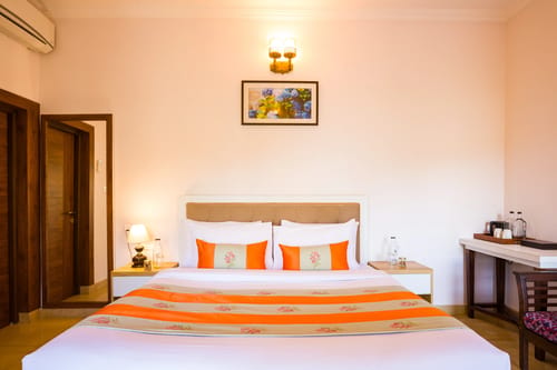 Sukhmani Cottage | 5-BHK Hilltop Hideaway With Garden, Terrace & Scenic Views – 5 bedroom villa in Kasauli, Himachal Pradesh