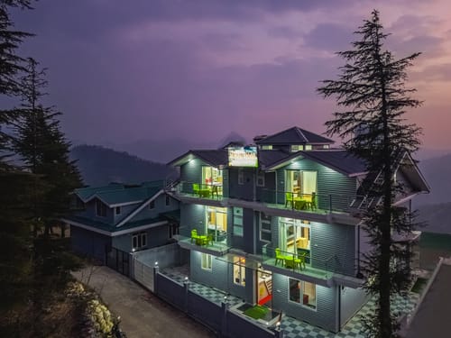 The Ridgeview Retreat Amelia | Hillside 2-Room Suite with Private Balcony, Bathtub & Restro | Near Naldehra Golf Course | Pet-friendly – 2 bedroom villa in Shimla, Himachal Pradesh