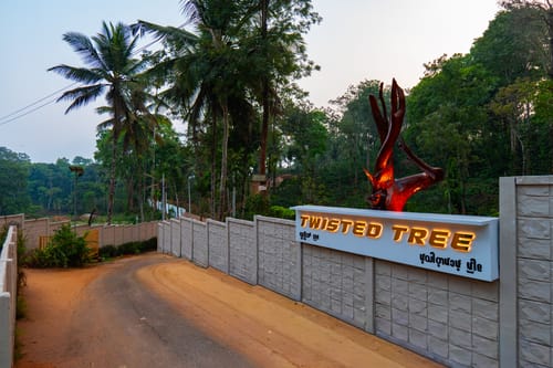 Twisted Tree Together | 2-BHK Pet-Friendly Villa with Shared Pool, Bar & Restaurant – 2 bedroom villa in Coorg, Karnataka