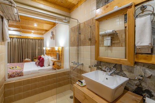 1 Room @ Daafi – 8 bedroom villa in Shimla, Himachal Pradesh