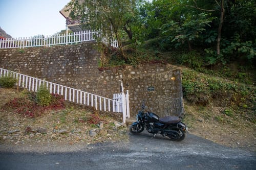 Madhuram Villa | Hillside Pet-Friendly 1-BHK Getaway With Attic, Balcony & Garden – 1 bedroom villa in Dehradun, Uttarakhand