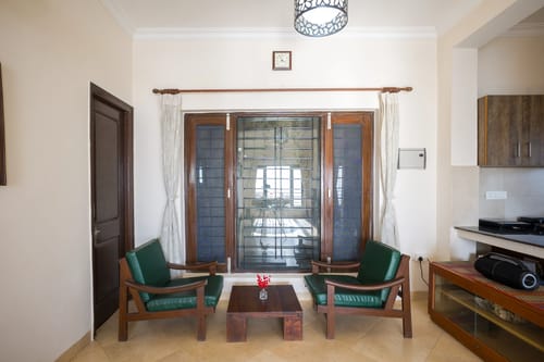 Pine View Cottage | Pet-friendly 3-BHK Himalayan Retreat with Scenic Sit-Out Areas