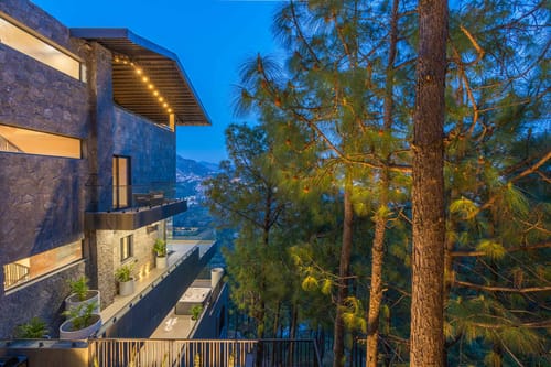Dos @ The Himalayan Den – 4 bedroom villa in Kasauli, Himachal Pradesh