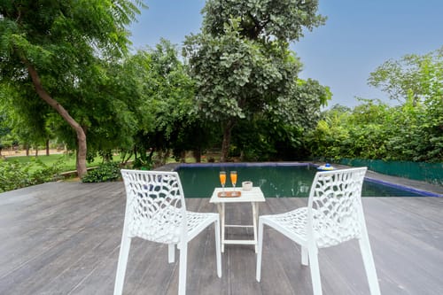 Idyllic Farmhouse - A Glasshouse w/ Outdoor Pool – 3 bedroom villa in Delhi-ncr, Haryana
