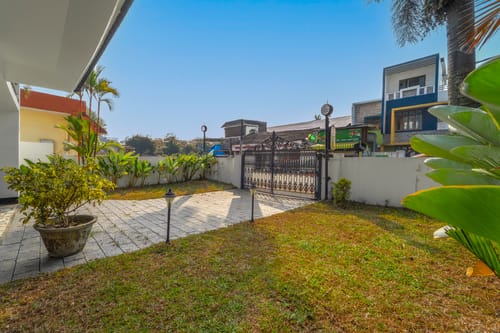Riviera Residence Suite | Stunning Room With Shared Verandah, Sit-Out Area & Garden – 1 bedroom villa in Alappuzha, Kerala