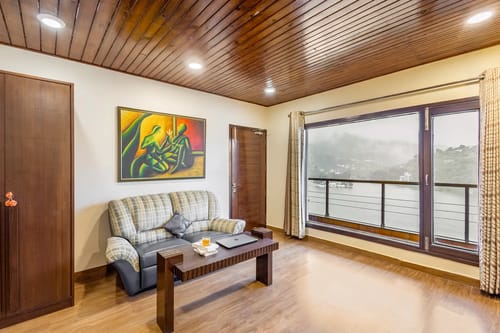 Lakeview Manor | Charming 5-BHK Lakeside Retreat With Garden & Balconies – 5 bedroom villa in Nainital, Uttarakhand