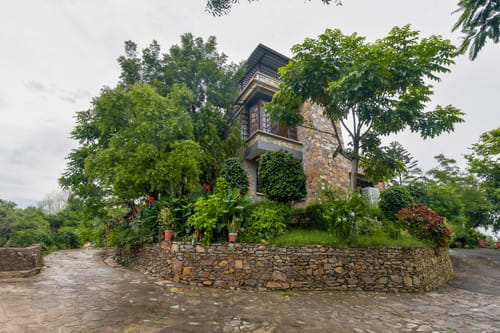 Lake and Hill | Pet-friendly 3-BHK Retreat With Private Pool, Garden, Gazebo & Majestic Aravali Views – 3 bedroom villa in Udaipur, Rajasthan