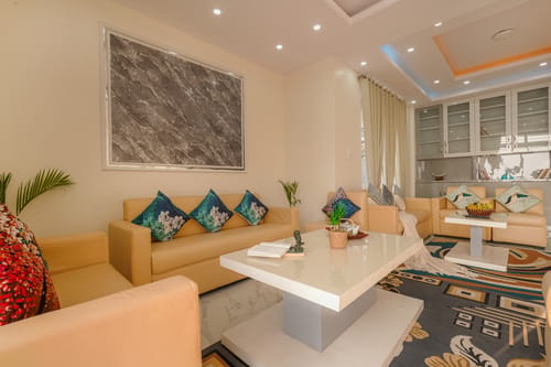 The Ridgeview Retreat Amelia | Hillside 2-Room Suite with Private Balcony, Bathtub & Restro | Near Naldehra Golf Course | Pet-friendly – 2 bedroom villa in Shimla, Himachal Pradesh