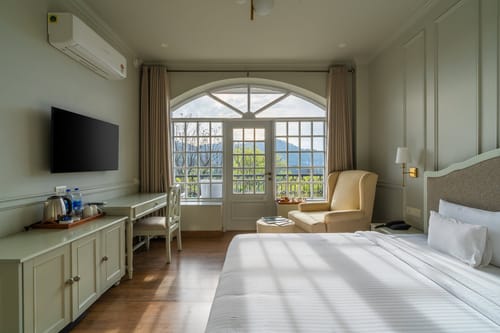 The Mansion - 8BHK – 8 bedroom villa in Kasauli, Himachal Pradesh
