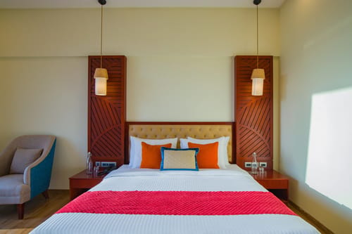 Eternal Oasis City View Suite | Elegant 1-Room Retreat With Restaurant, Banquet Hall & Lift – 1 bedroom villa in Delhi-ncr, Haryana