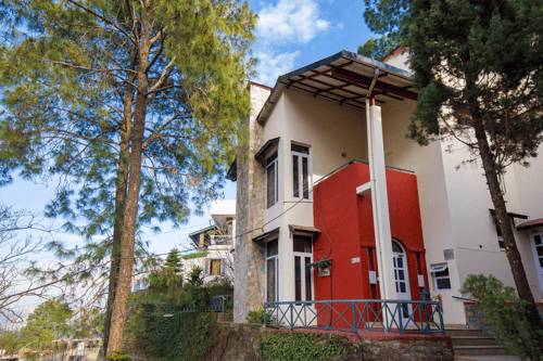 Mehar Villa | 3-BHK Hillside Retreat With Garden & Scenic Views – 3 bedroom villa in Kasauli, Himachal Pradesh