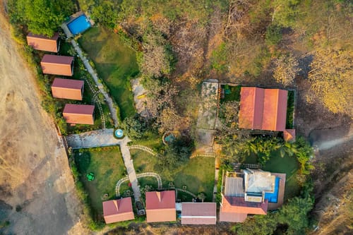 Meadow Suite Room 2 w/ Jacuzzi @ Ever Falls – 1 bedroom villa in Karjat, Maharashtra