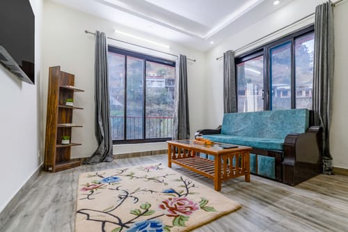Vyasa Resorts | 2-BHK Duplex Cottage With Lounge Area, Balcony & Picturesque Hill Views| 5 mins From Mussorie Lake – 2 bedroom villa in Mussoorie, Uttarakhand