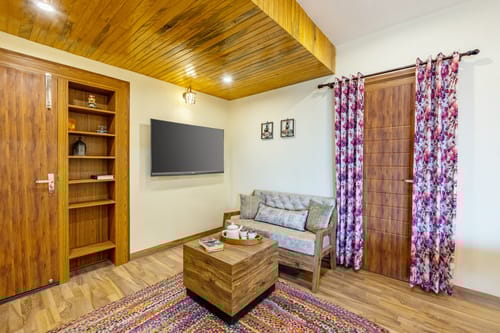 Silverstone | Hillside 6-BHK Getaway With Garden, Gaming Zone & Lounge Area