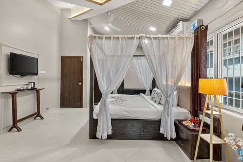 Lavender Hills | Pet-friendly Hillside 3-BHK Villa With Private Pool, Gazebo & Bathtubs