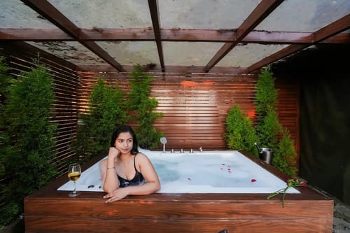 The Dove - Cottage with Jacuzzi – 1 bedroom villa in Mussoorie, Uttarakhand