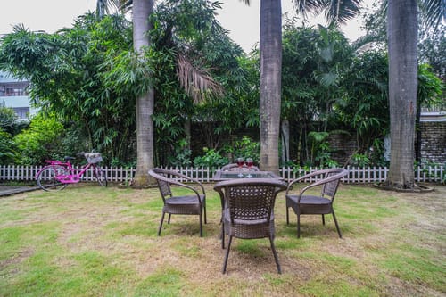Impreza Luxury Stays Deluxe Room | Pet-friendly 1-Room Retreat With Common Lounge Area, Garden, Verandah & Restro – 1 bedroom villa in Dehradun, Uttarakhand