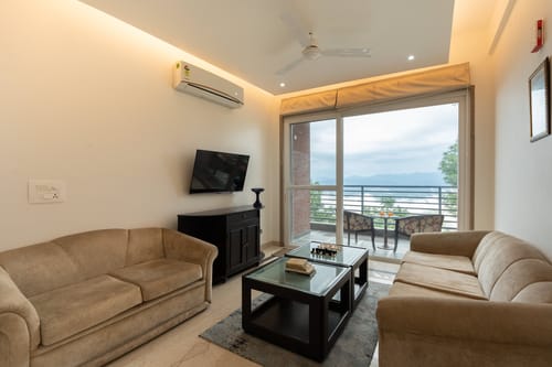 The Elmstone - Garkhal – 8 bedroom villa in Kasauli, Himachal Pradesh