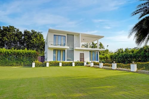Tranquil Meadows | 5-BHK Farmhouse with Private Pool, Gazebo & Lush Garden – 5 bedroom villa in Delhi-ncr, Haryana