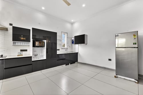 The Kimadi House | 4-BHK English-Style Villa With Rooftop, Pool & Mussoorie Views – 4 bedroom villa in Dehradun, Uttarakhand