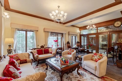 The Meadow | Elegant 3-BHK Hill Retreat With Entertainment Lounge & Terrace – 3 bedroom villa in Nainital, Uttarakhand