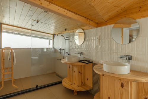 Chapter 5 @ The Ever House W/ Open Air Jacuzzi – 2 bedroom villa in Kasauli, Himachal Pradesh